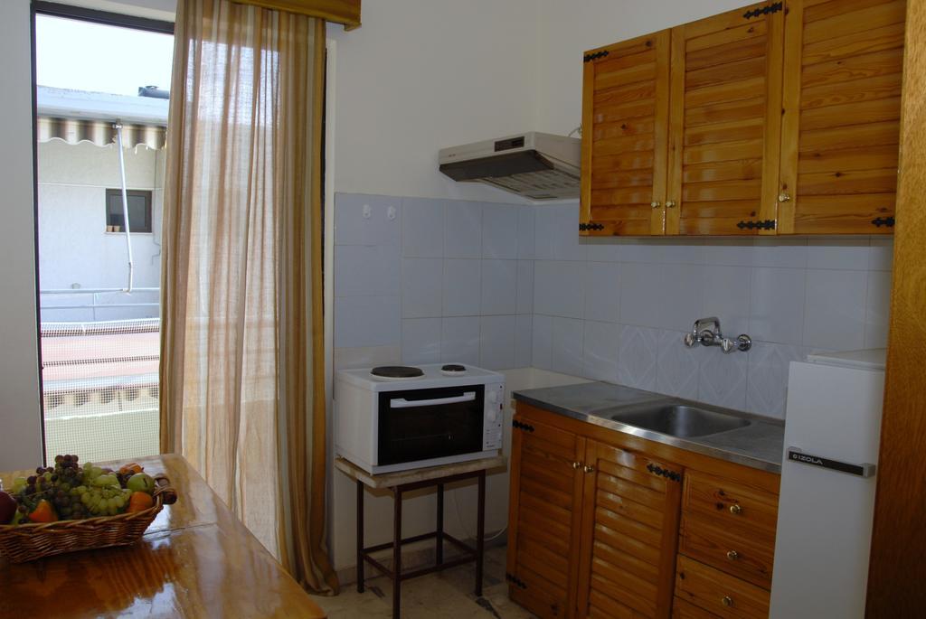 Appartement 'Αγριοι Λιμένες à Iria Chambre photo